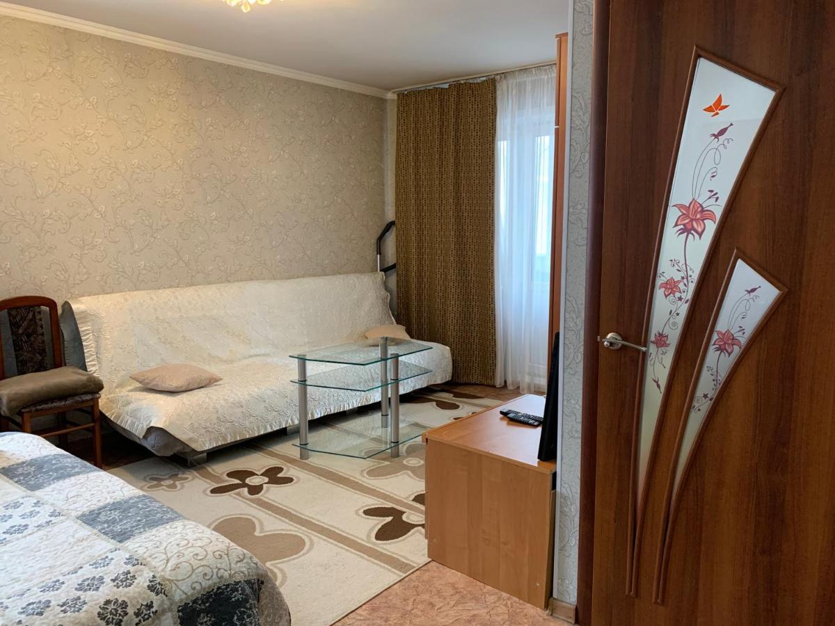 Уютная Квартира В Центре По Ул Гоголя Karagandy Exterior foto